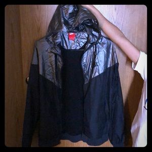 Women’s Nike full zip wind breaker